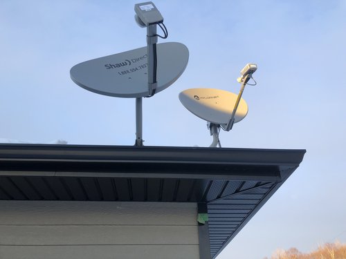 Antennes installées sur une toiture